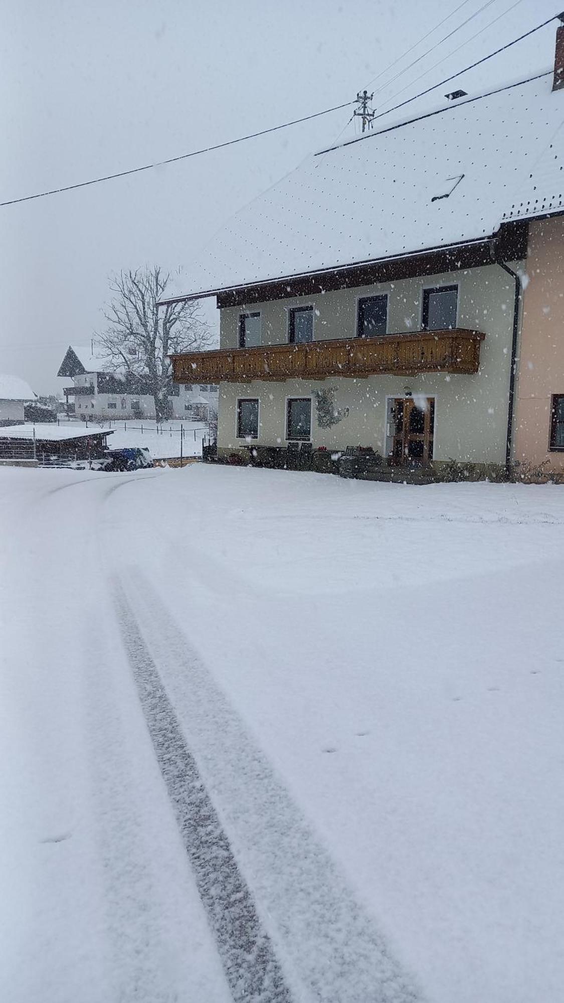 Apartment Komar Sankt Stefan an der Gail Esterno foto